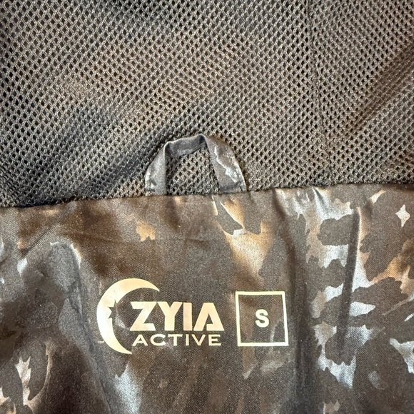 ZYIA Black leopard athletic windbreaker full zip adjustable waist (bin E) - Picture 5 of 10